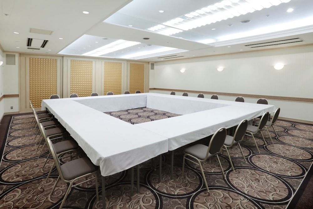Sapporo Tokyu REI Hotel 63/65