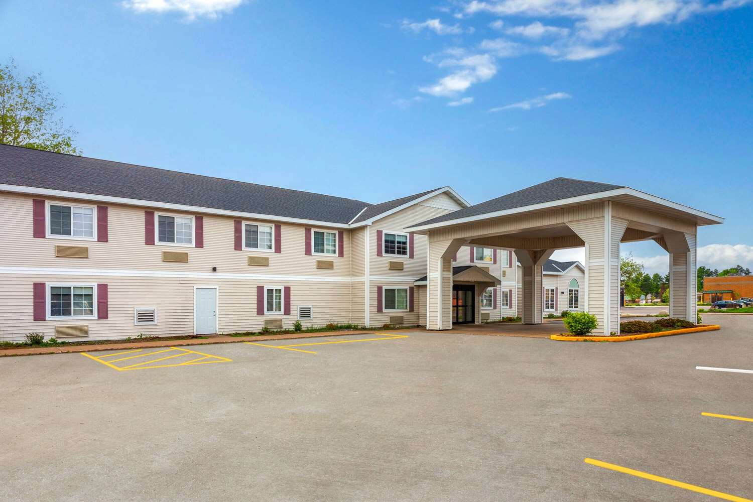AmericInn Eagle by Wyndham River Downtown 20/26