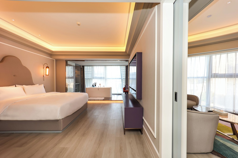 Mercure Jinan West Railway Station 33/65