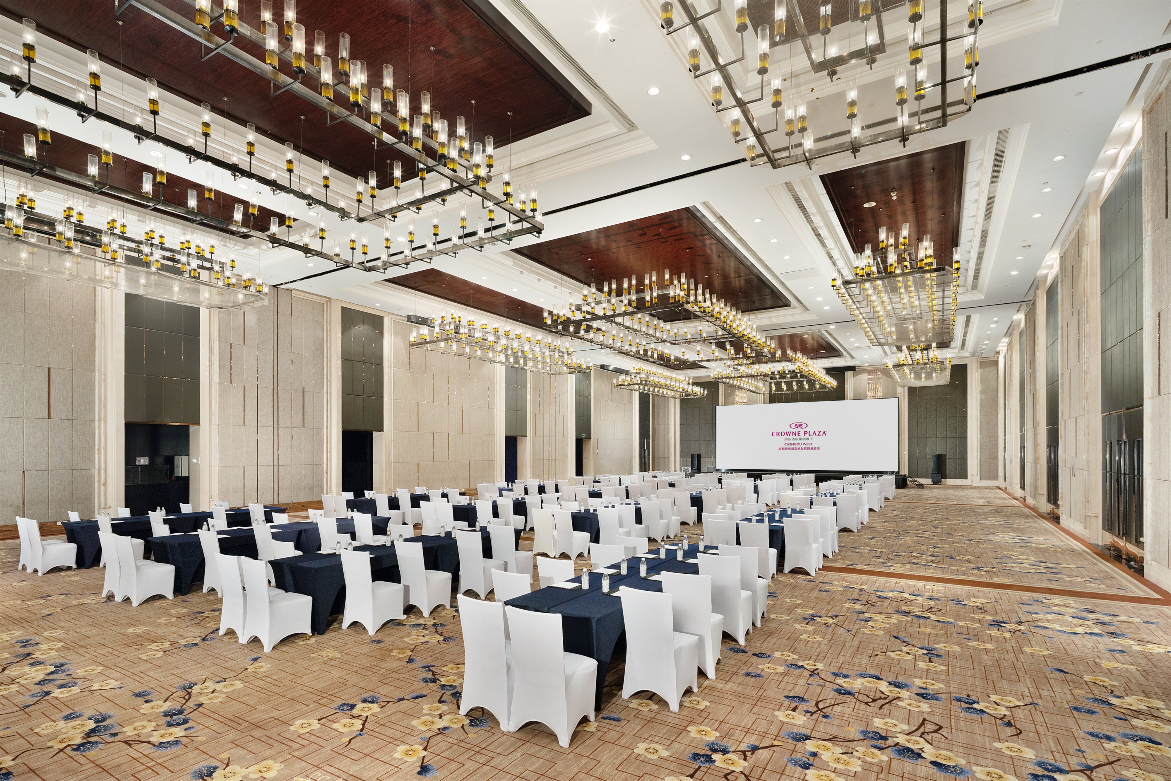 Crowne Plaza CHENGDU WEST 69/81