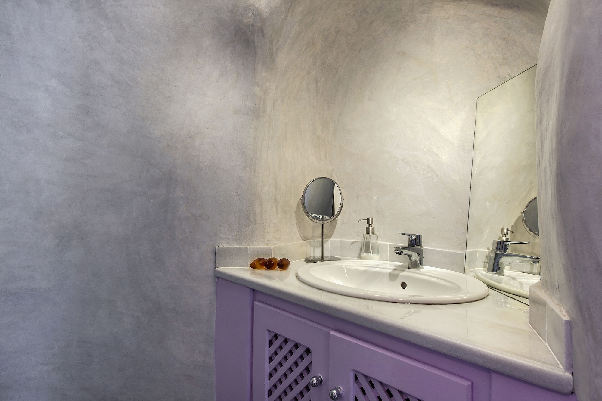 Suite, Queen Bed, Sunset View, Outdoor Jetted Tub, Sofa، Theodora Suites - Adults Only 2/7