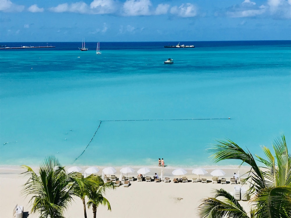 Holland House Beach Hotel 43/45