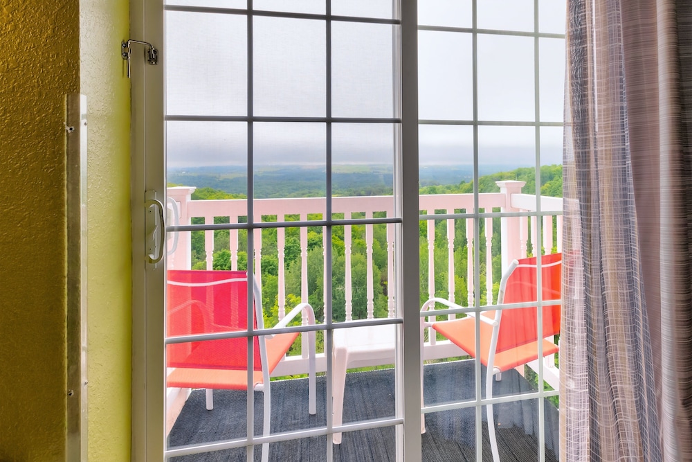 Holiday Inn Express Hotel And Suites Petoskey 26/61