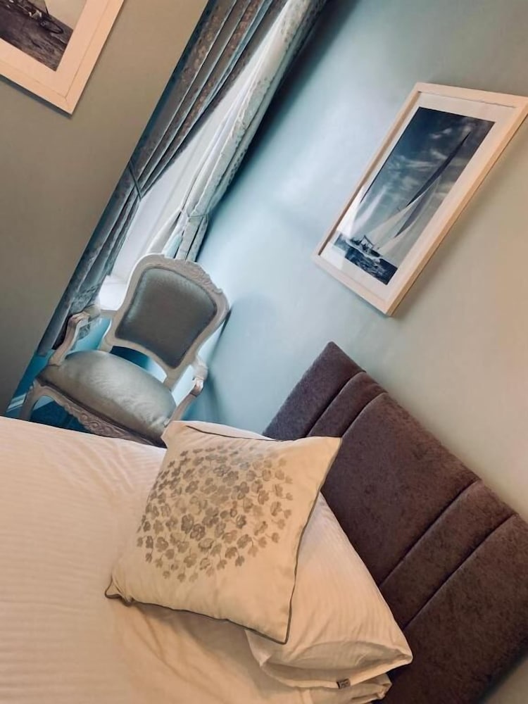 East Beach Hotel 36/54