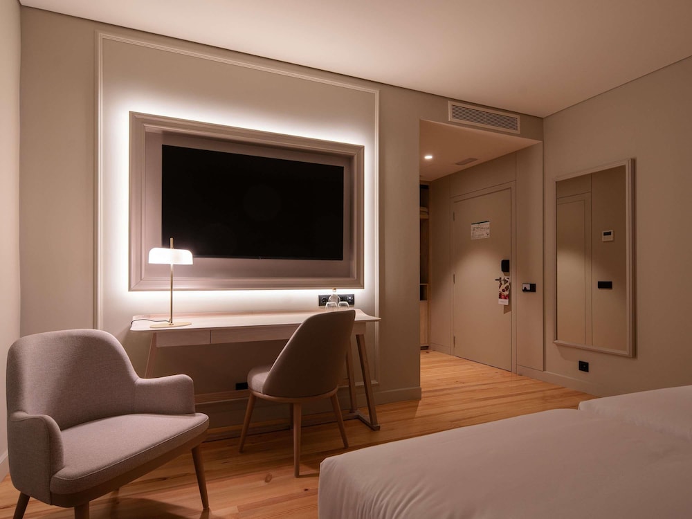 Mercure Ponta Delgada Azores 38/50