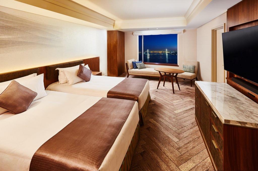Classic, Twin Beds, Bay View, Middle Floor