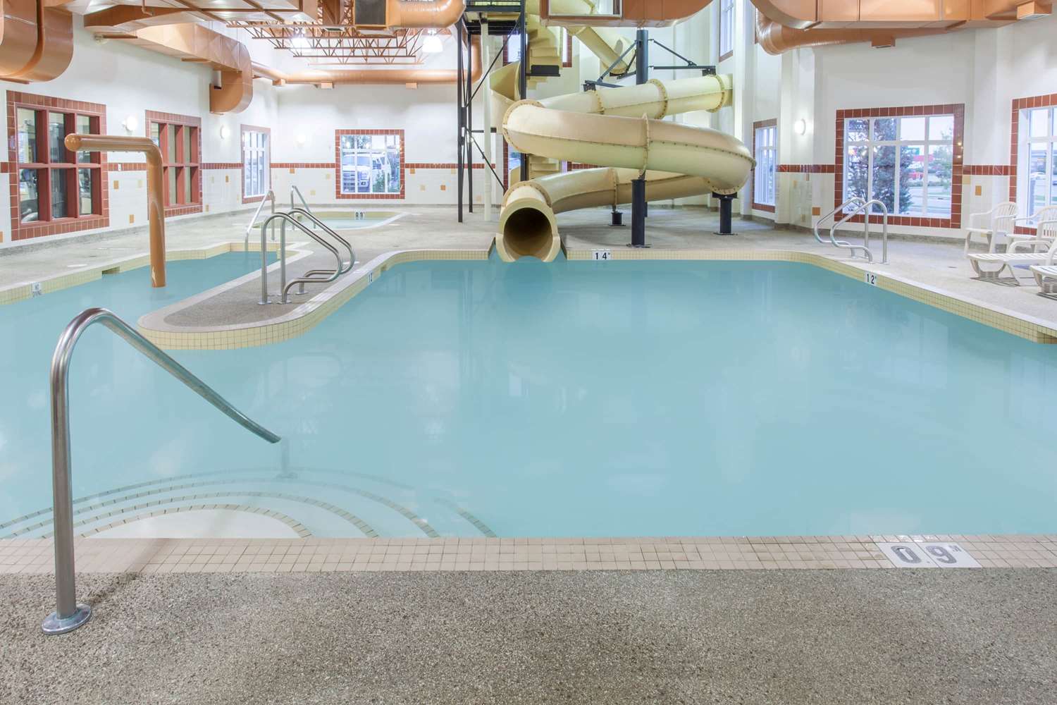 Ramada By Wyndham Camrose 2/11