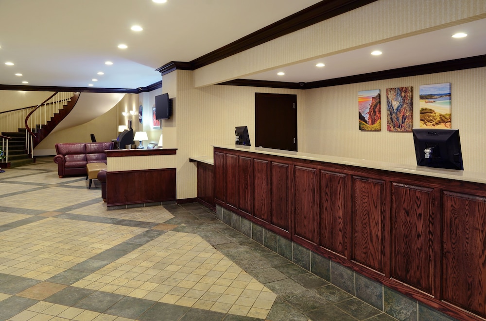 Greenwood Inn & Suites 6/37
