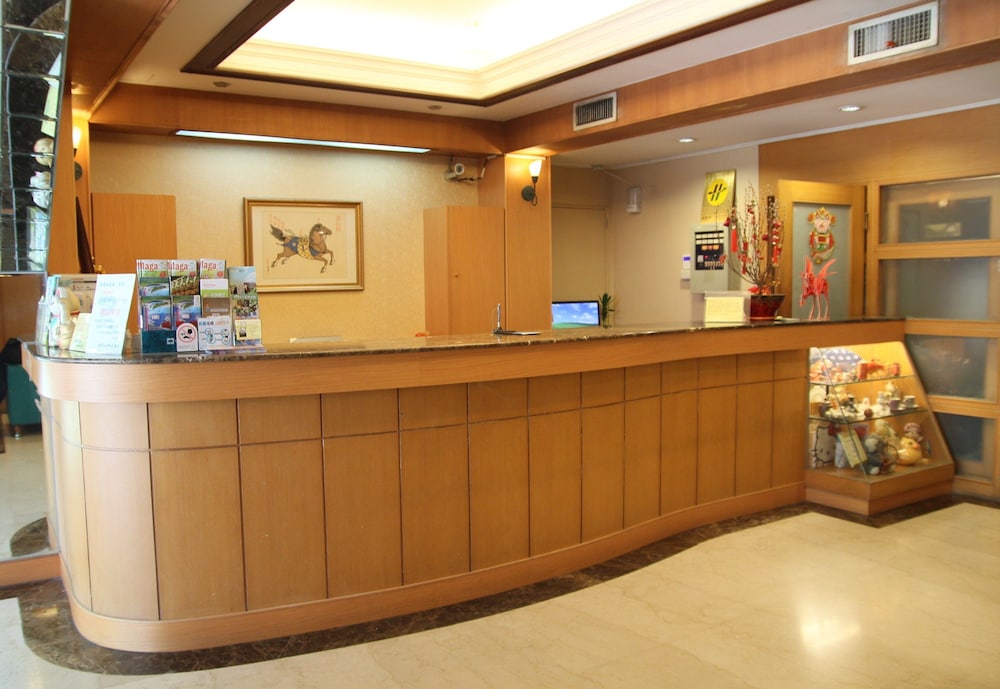 Riverside Hotel 4/50