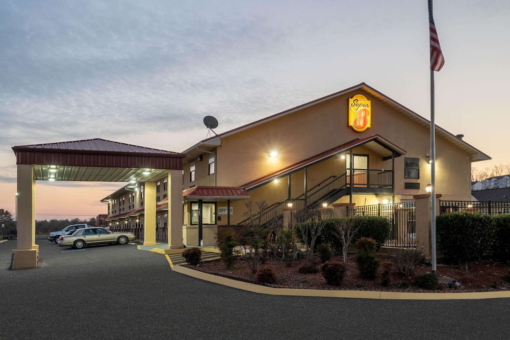 Super 8 by Wyndham Cleveland TN 5/36