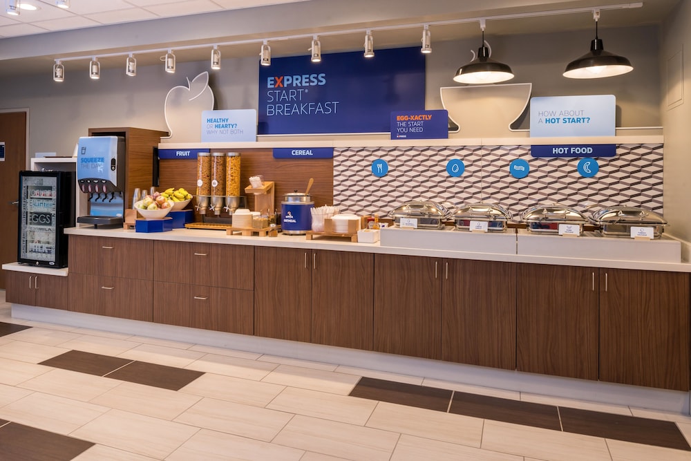 Holiday Inn Express Sierra Vista 58/76