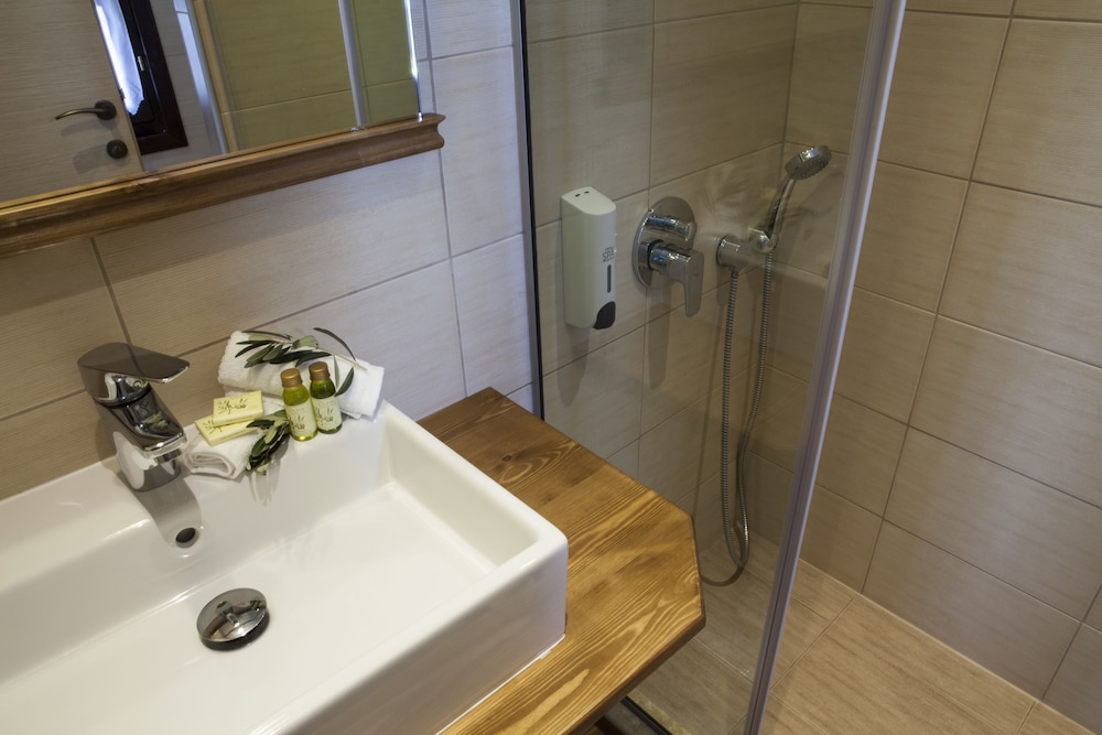 Elaion Terra Boutique Guesthouse 33/34