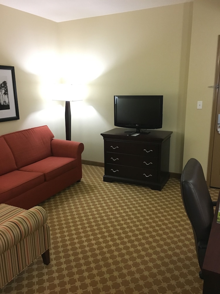 Country Inn & Suites by Radisson, Port Orange-Daytona, FL 25/40