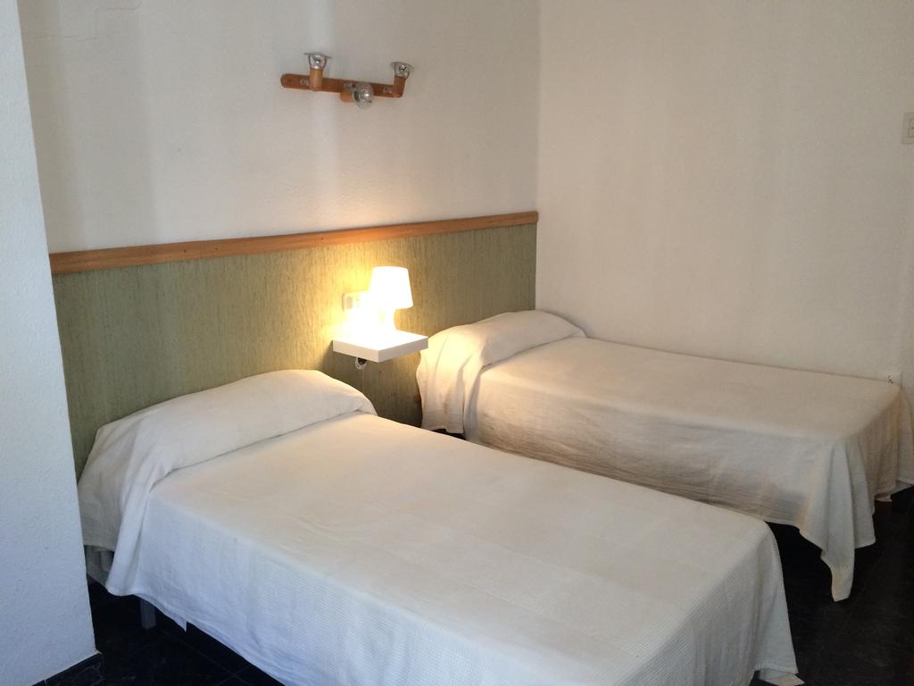 Room, Double or Twin Bed