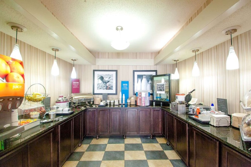 Hampton Inn Bloomington West 36/45