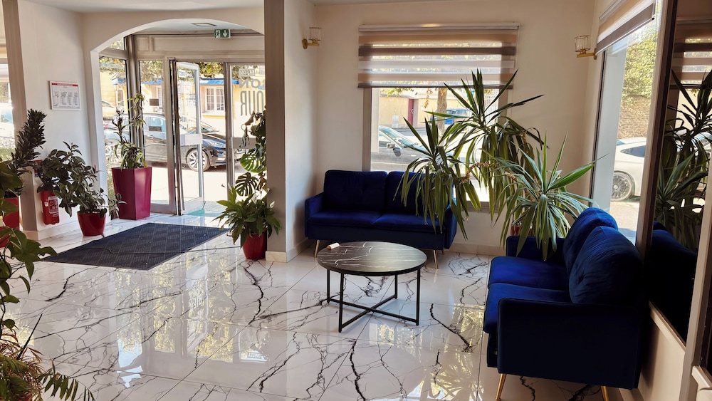 Kyriad Direct Arpajon 25/50
