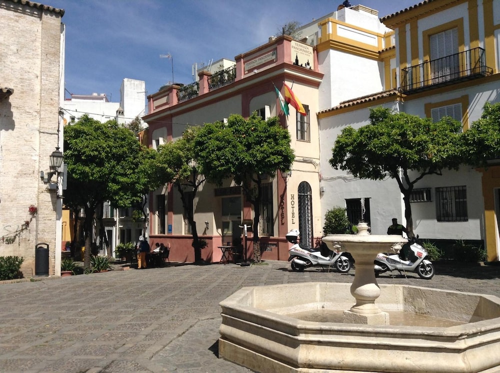 Hotel Palacio Alcazar 68/71