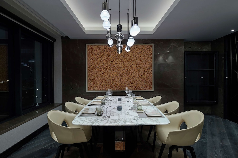 Hilton Belgrade 63/79