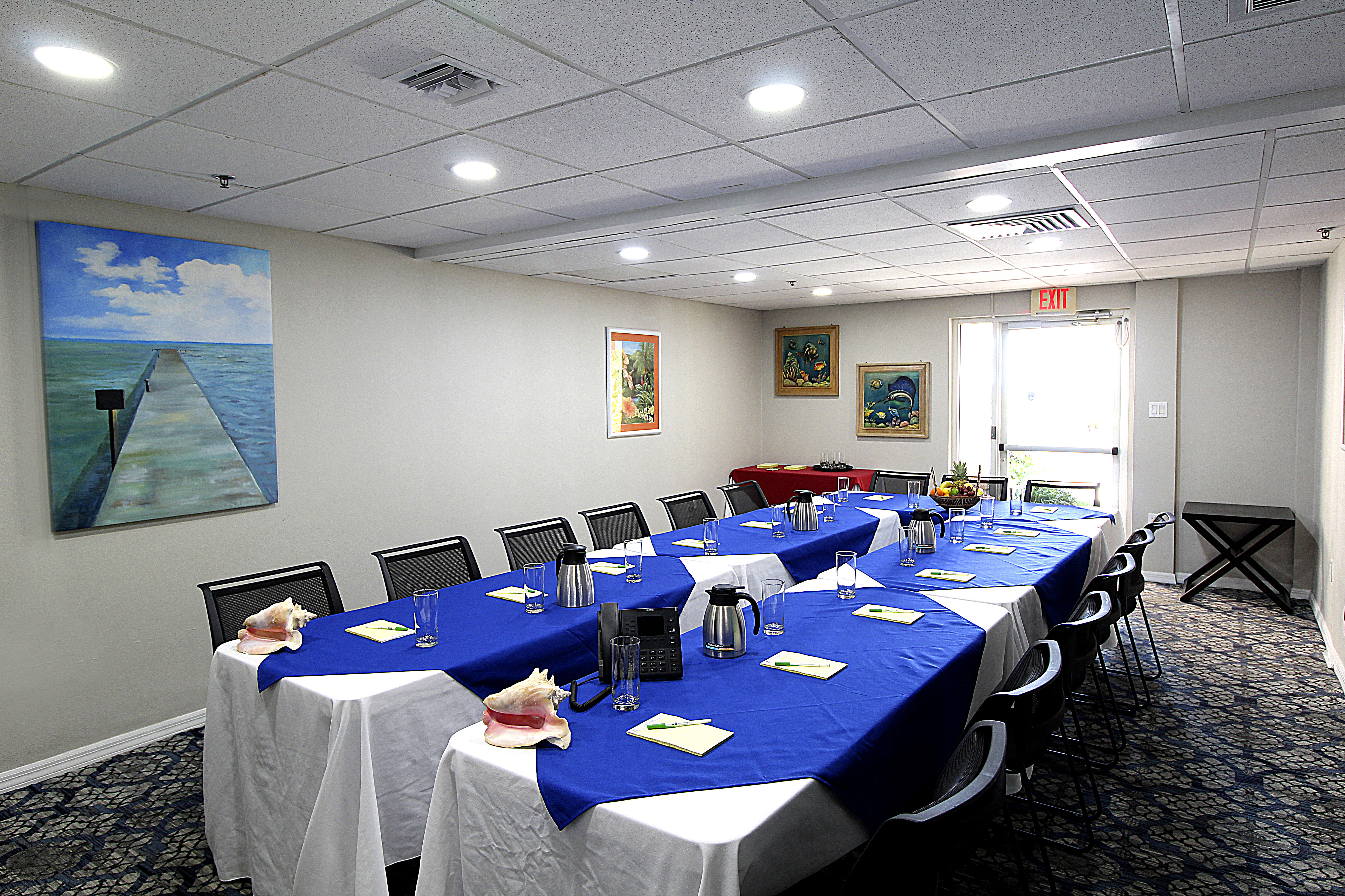 Holiday Inn Resort Grand Cayman, an IHG Hotel 65/78