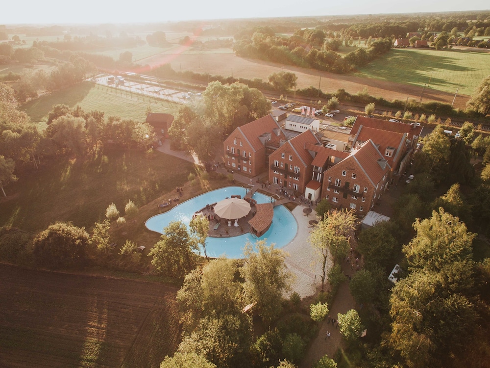 LANDHOTEL HOF BEVERLAND 38/69