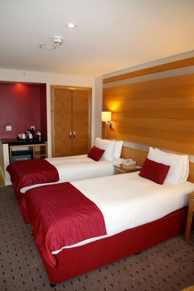 Doubletree By Hilton Milton Keynes 19/83