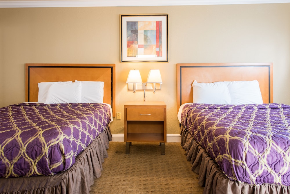 Soma Park Inn – Civic Center 18/50