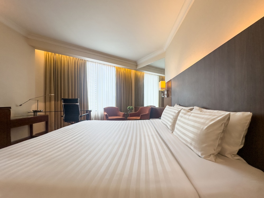 Rembrandt Hotel Bangkok (Sukhumvit Soi 18) 26/84