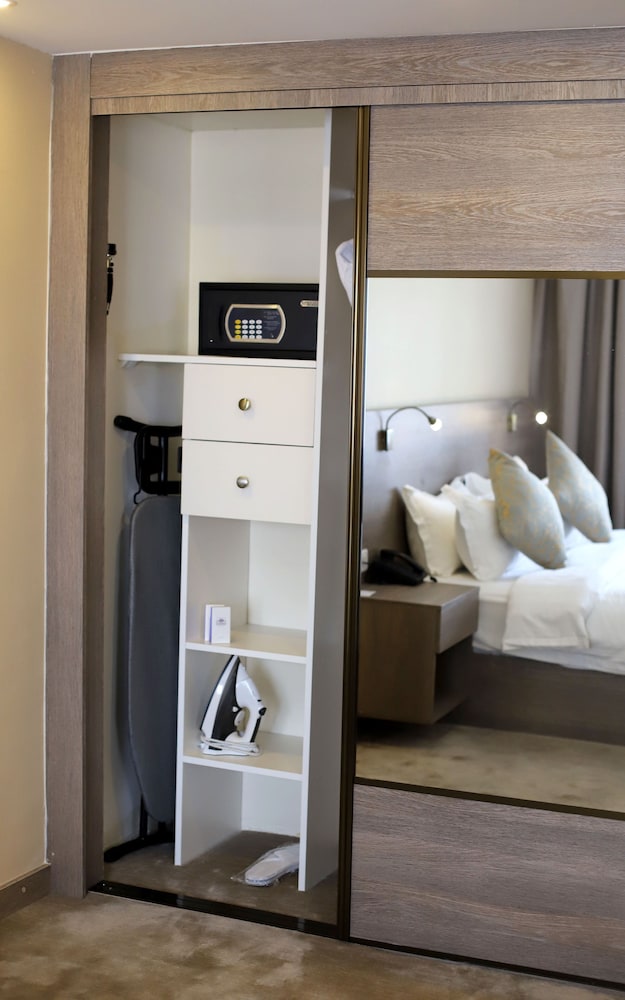 The Sanrock Hotel 23/47