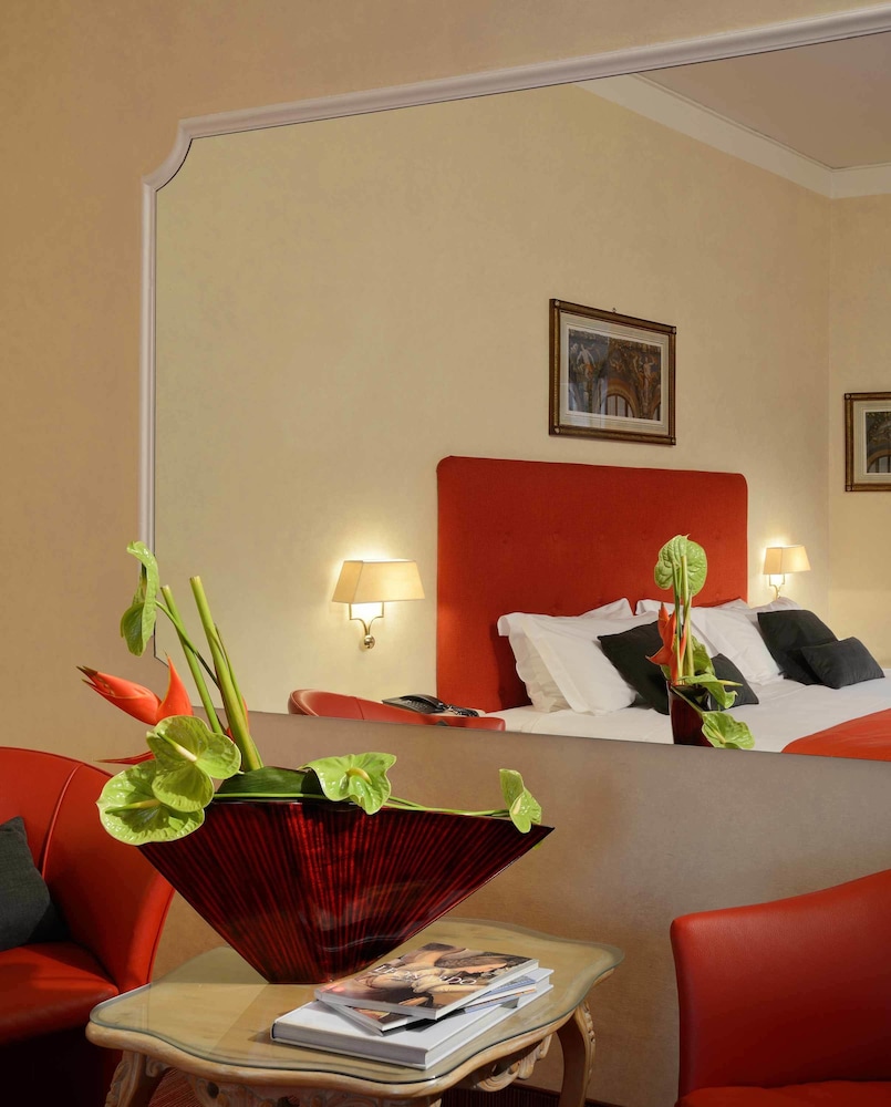 Colonna Palace Hotel 36/47