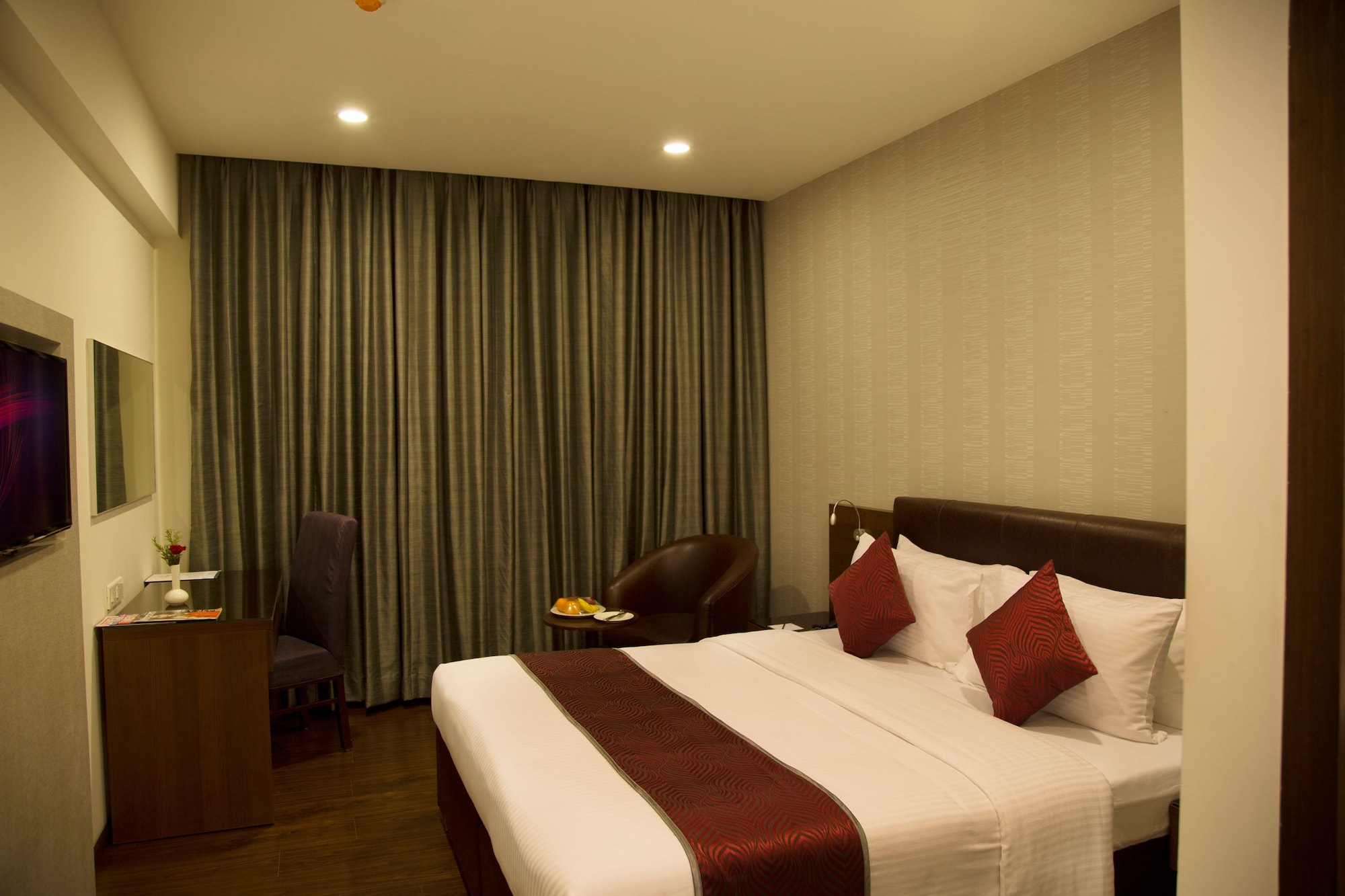 DELUXE, SUITE
