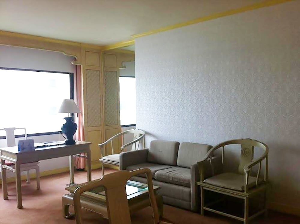 The Regency Hotel Hatyai 33/50