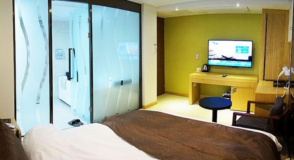 K Tourist Hotel 8/24