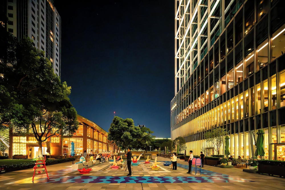 Holiday Inn Express Shanghai Jing'an Temple 40/50