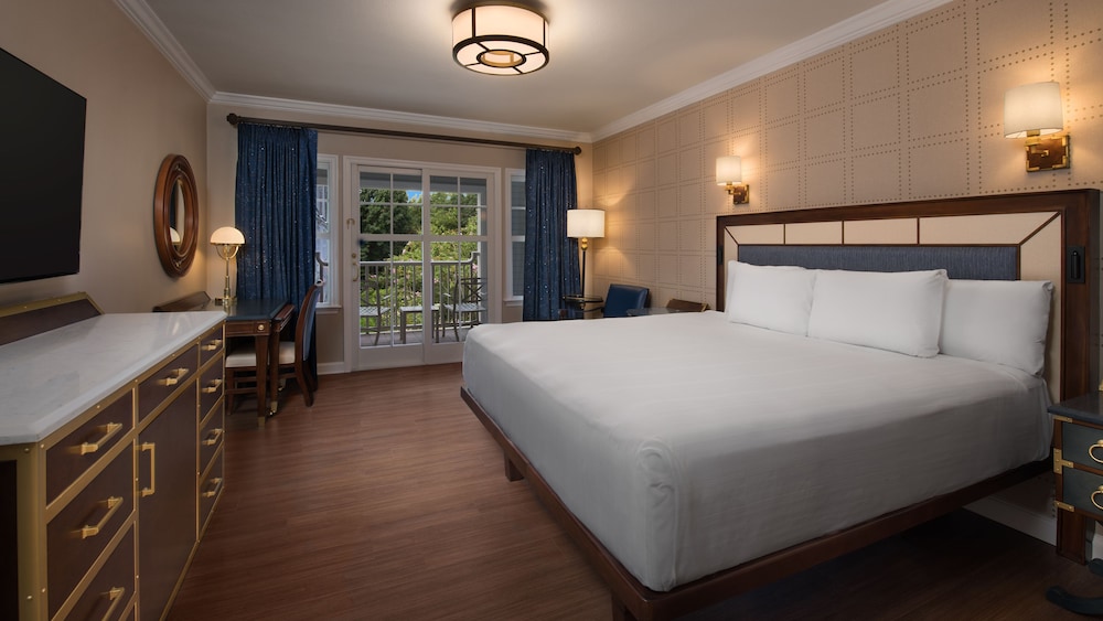 Disneys Yacht Club Resort 11/50