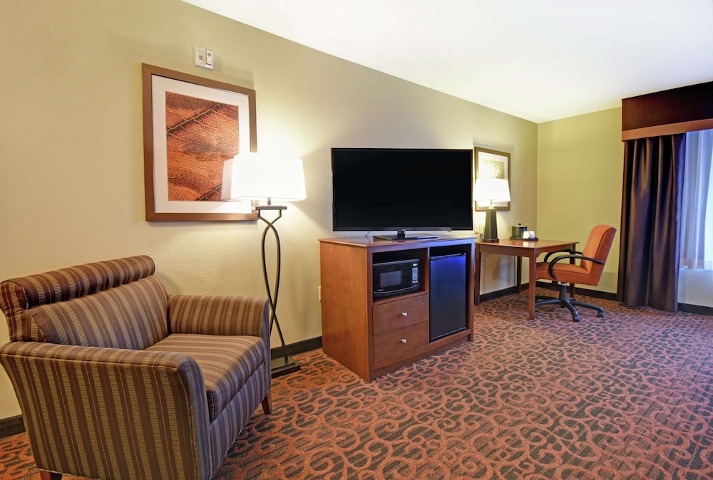 Hampton Inn Beloit 33/56
