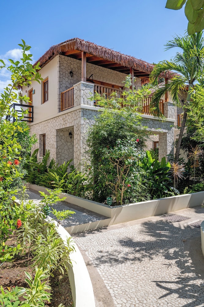 Ocean Cliff Hotel Negril 64/69