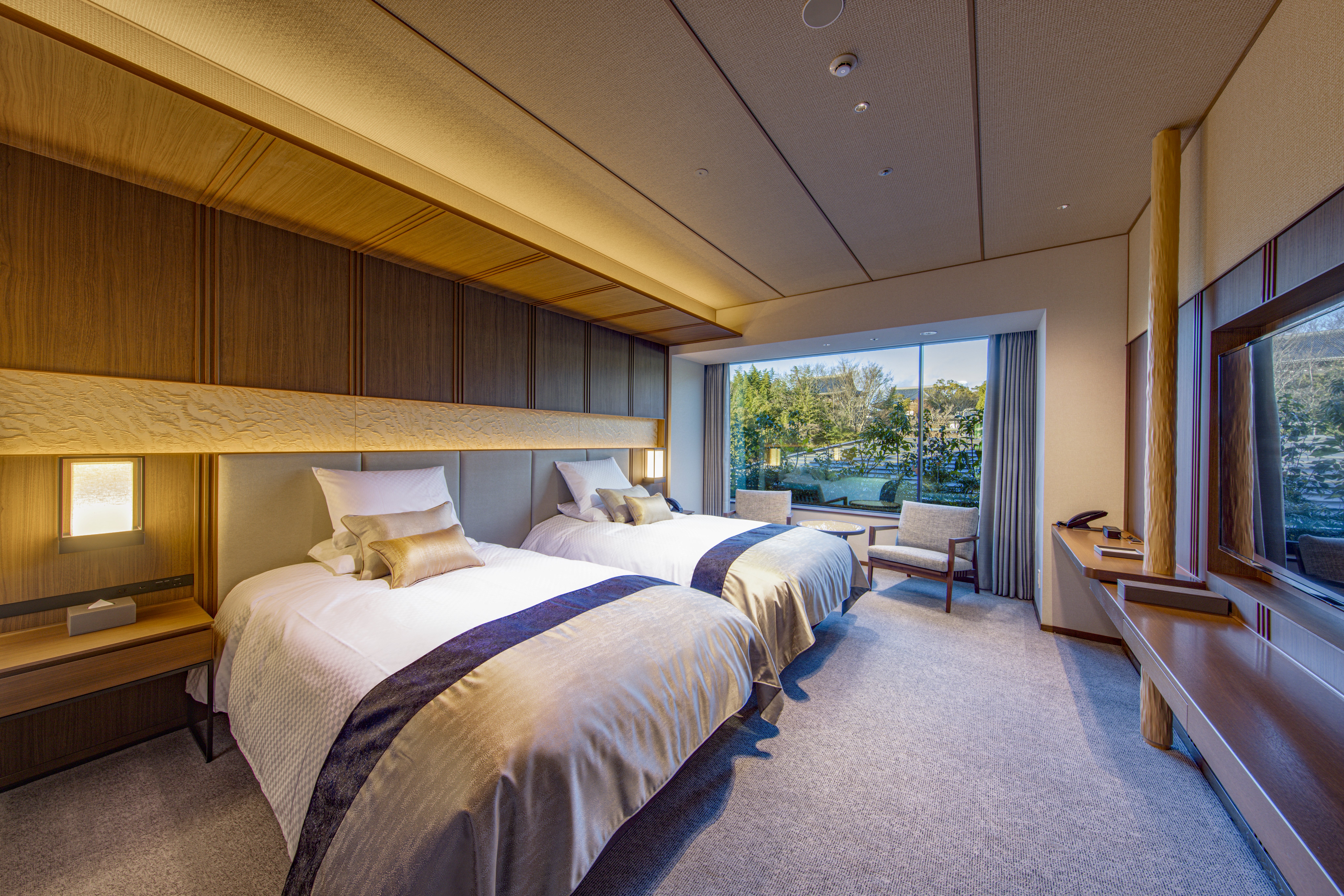 Superior, Twin Beds, North Wing