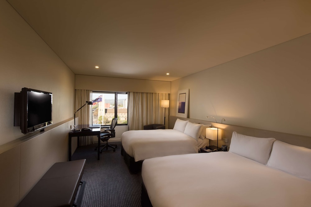 DELUXE, 2 DOUBLE BEDS