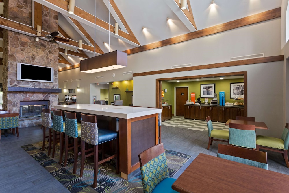 Hampton Inn & Suites Atlanta/Duluth/Gwinnett County 32/44