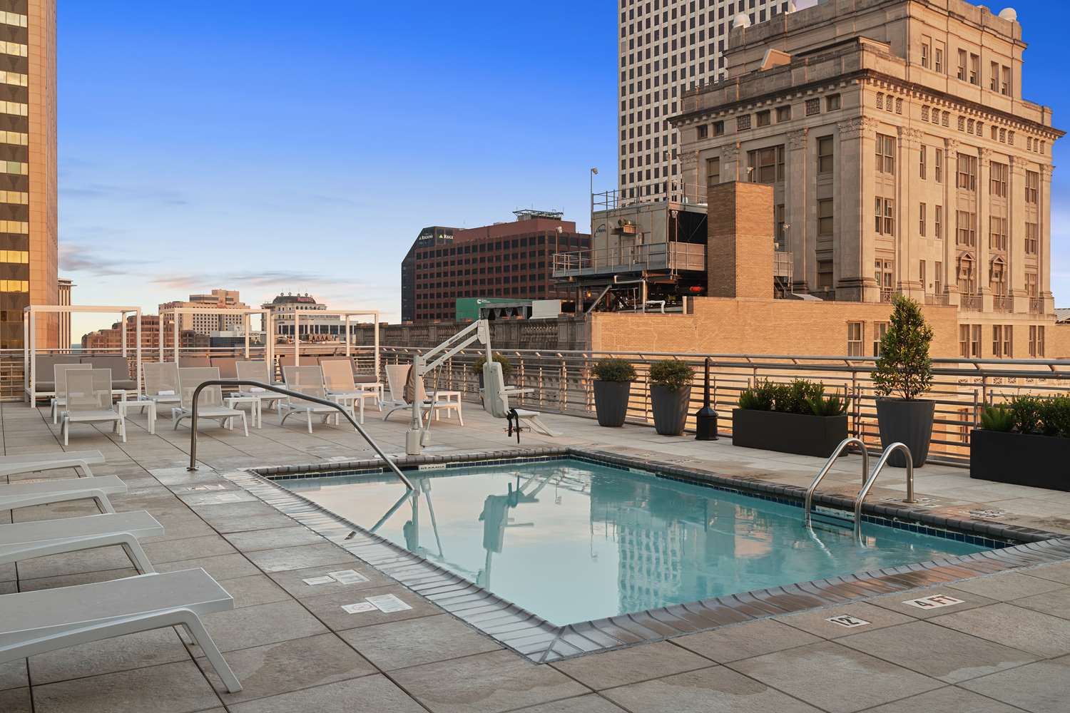 swimming pool spa
