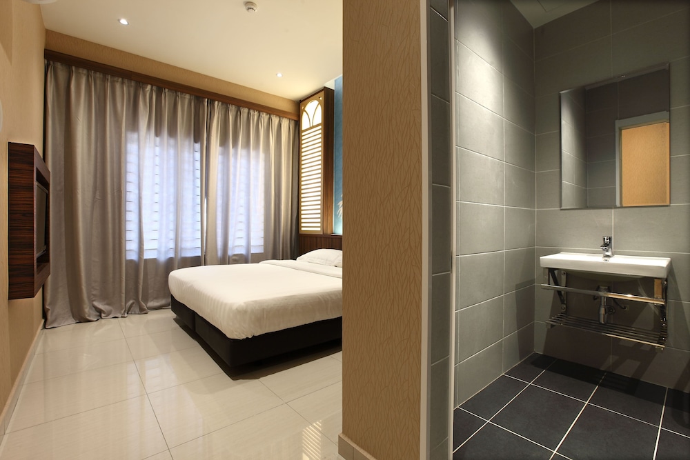 SRI ENSTEK HOTEL 33/53