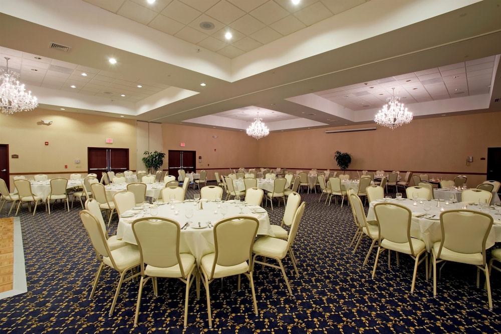 Best Western Plus Ticonderoga Inn & Suites 35/35