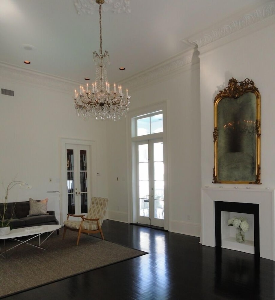 Melrose Mansion 42/68