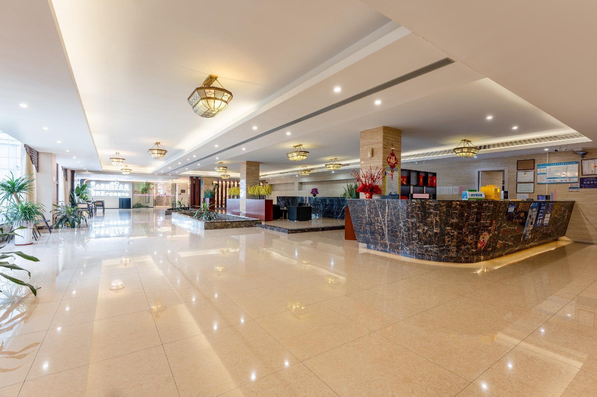 Qiaodu Hotel (Jiangmen Light Rail Station) 7/37