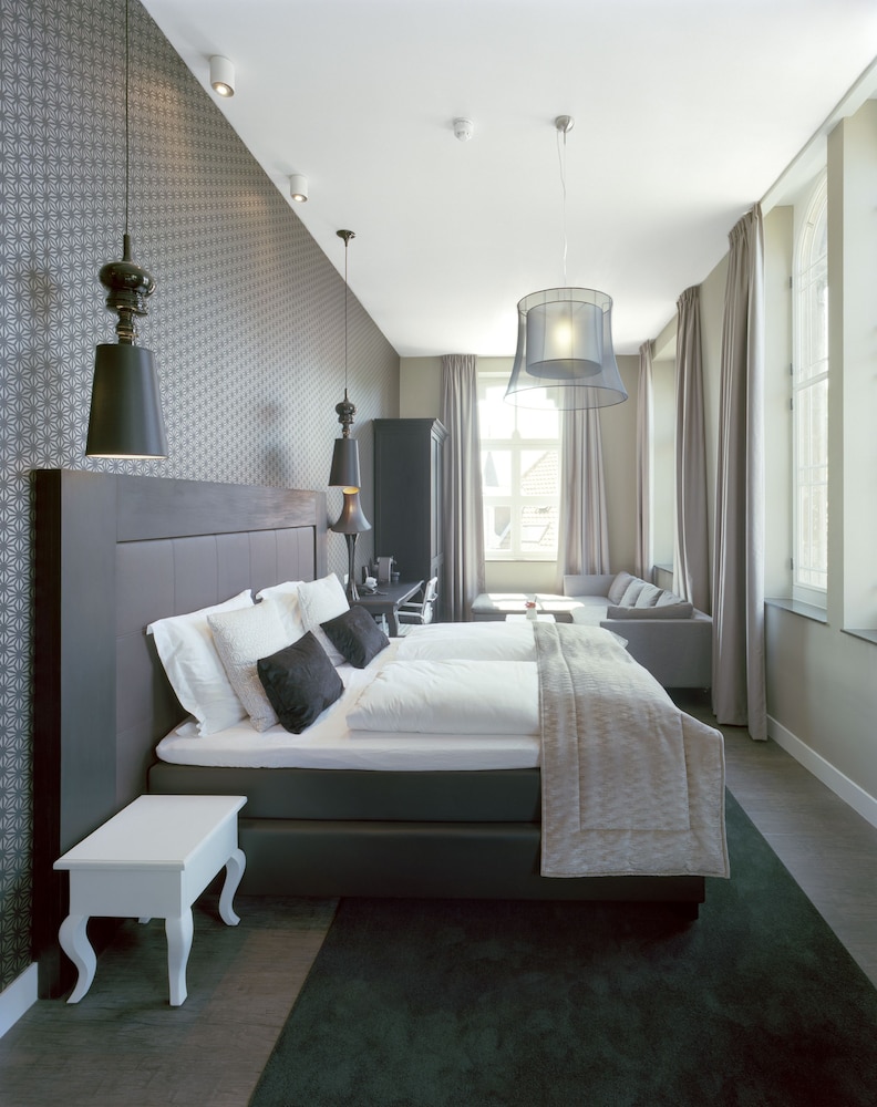 Merici Hotel 34/75