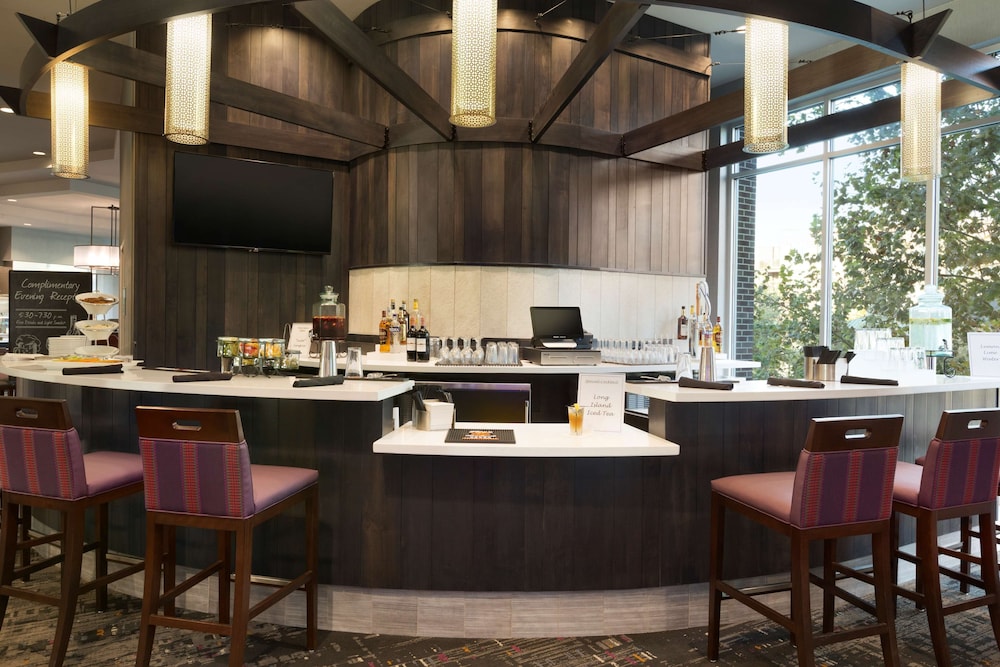 Embassy Suites By Hilton Greenville Downtown Riverplace 56/64