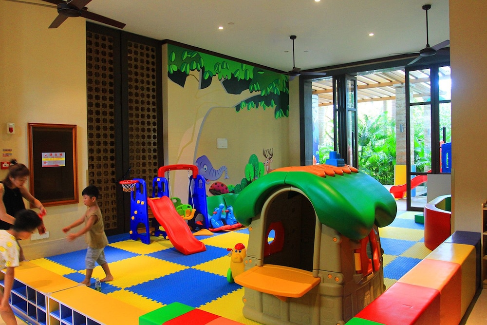 Sanya Seacube Holiday Hotel 36/49