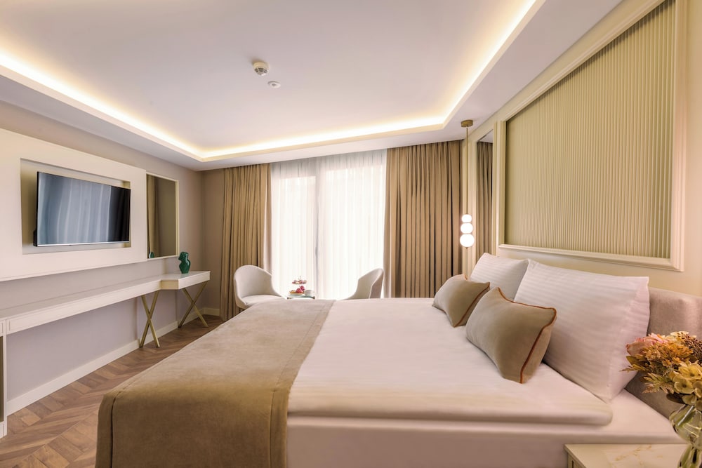 Great Fortune Concept Hotel 8/30