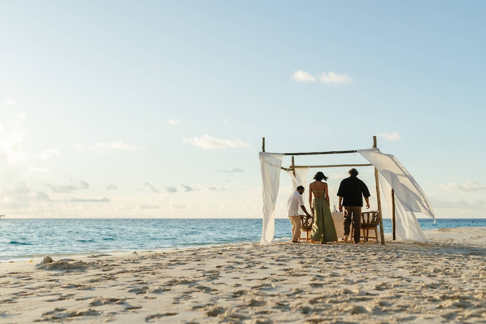 Park Hyatt Maldives Hadahaa 73/75