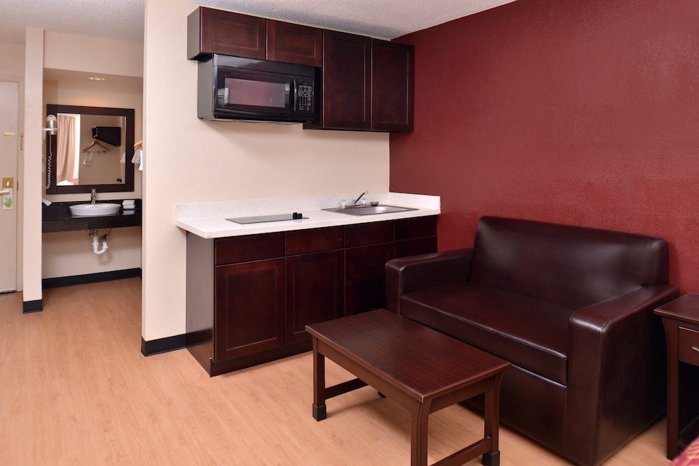 Red Roof Inn Van Horn 13/24